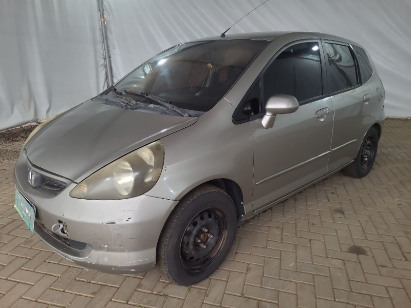 Honda Fit 2004 em leilão