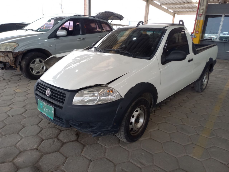 Fiat Strada 2013 em leilão