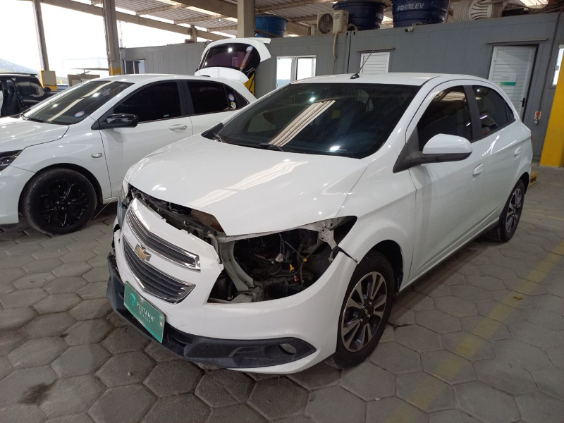 Chevrolet Onix 2016 em leilão