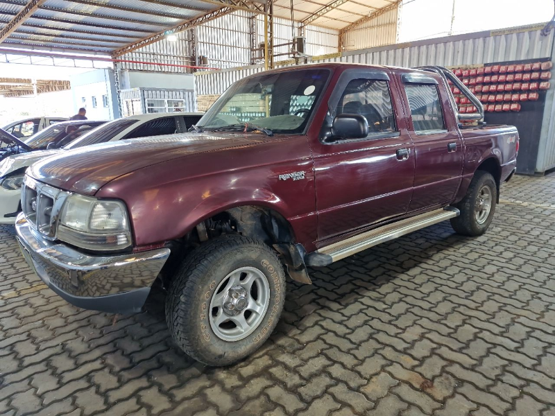 Ford Ranger 2002 em leilão