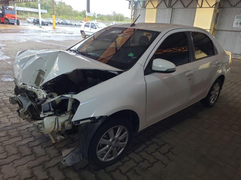 Toyota Etios 2020 em leilão
