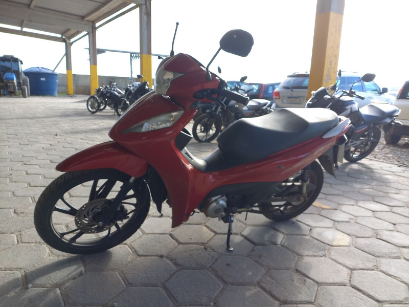 Honda Biz 2026 em leilão