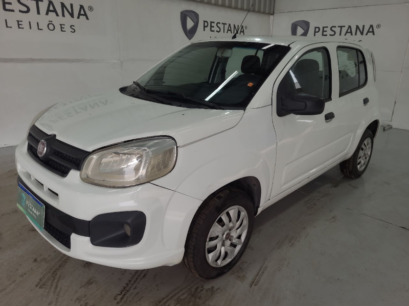 Fiat Uno 2016 em leilão