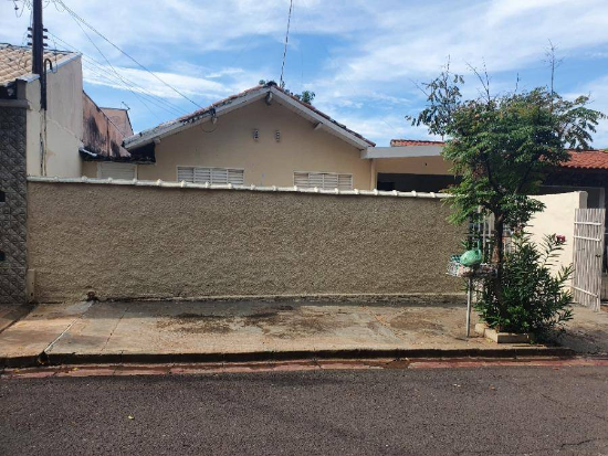 Casa em leilão em Lins