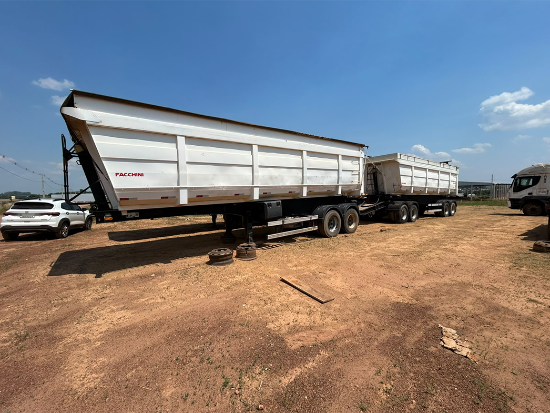 Lote contendo múltiplos bens