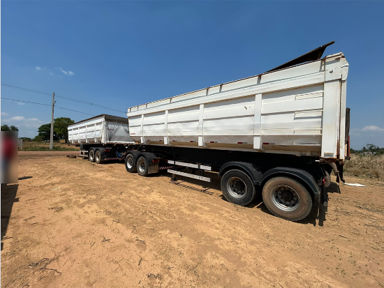 Lote contendo 3 Semirreboques Facchini